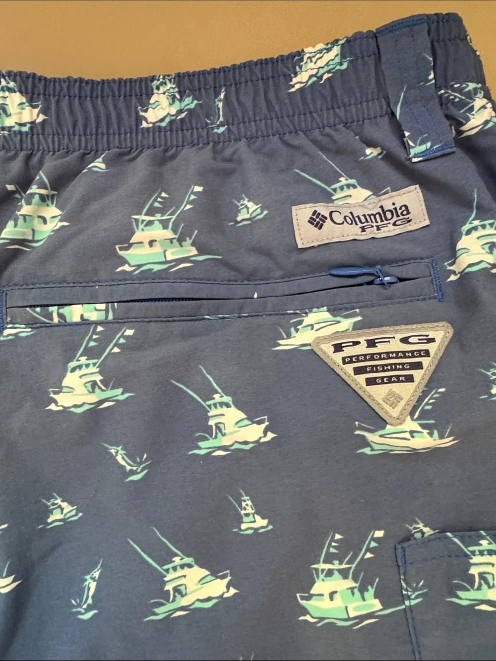 Men’s Navy Blue Boat Print Columbia pfg  Swim Trunks Sz med